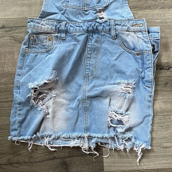Showpo Jean overall skirt - Picture 2 of 6